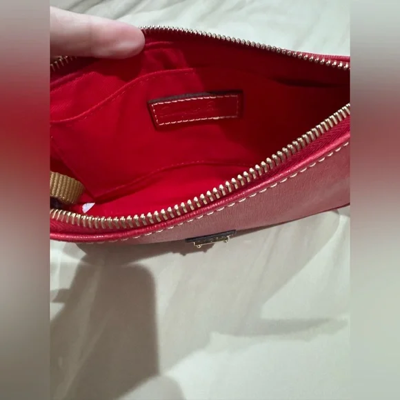 Dooney & Bourke Leather Crossbody Bag with Adjustable Strap - Picture 4 of 9